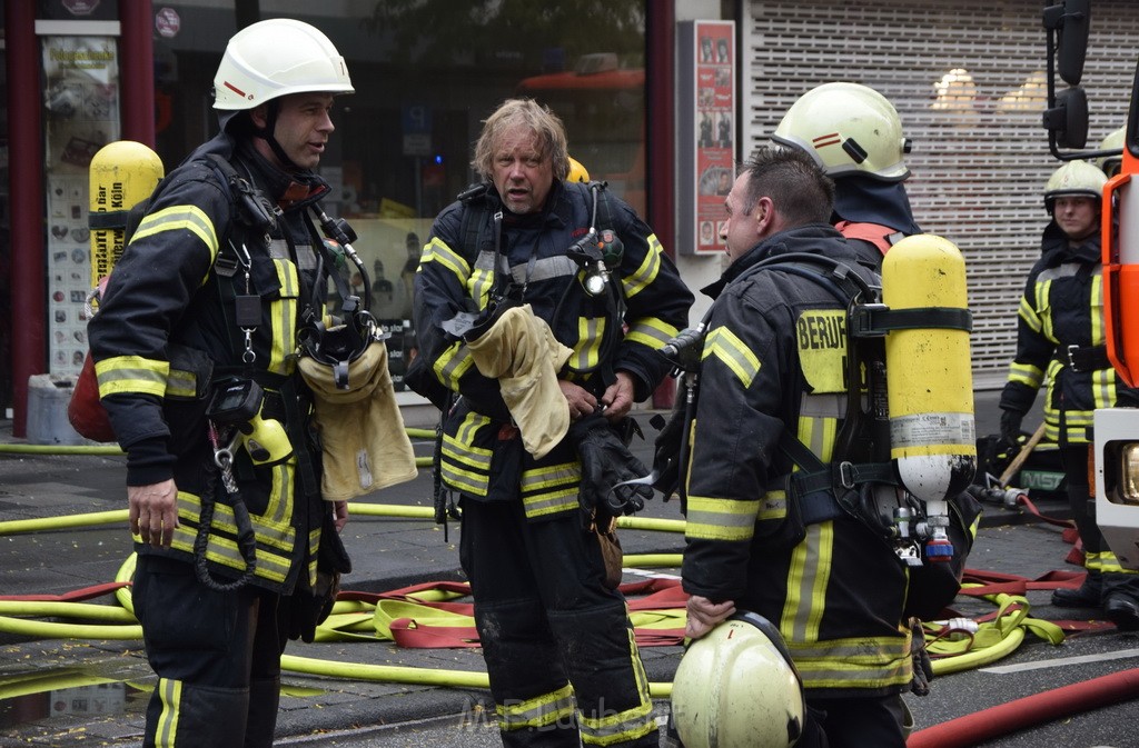 Feuer 2 Koeln Nippes Neusserstr P135.JPG - Miklos Laubert